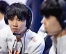 '책 읽는 쵸비!" 한화생명, PSG 탈론에 복수하며 '2승 달성' [롤드컵]