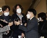 '대장동 키맨' 남욱 공항서 체포..이르면 내일 구속영장