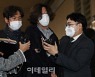 [포토]공항서 체포된 '대장동 핵심' 남욱 변호사