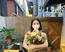 '신민철♥' 혜림, 임신 중에도 가녀린 몸매 '꽃꽂이 태교'