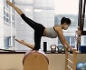 강소라, 출산 6개월 맞아?..필라테스 하며 11자 복근 과시