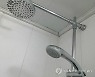 "샤워하는데 시아버지가 욕실문을 벌컥"..40대 며느리의 속앓이