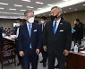 국정감사 마친 이재명 경기지사