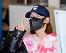 블랙핑크 리사,'윙크 날리며 깜찍한 브이' [사진]