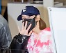 블랙핑크 리사,'아이컨텍하며 손인사' [사진]