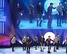 [포토]무대 위에서 빛나는 아이돌그룹 뉴이스트