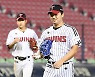 [포토] 고우석 '입가에 흐르는 옅은 미소'