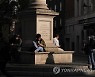 Virus Outbreak Britain