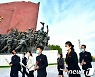 '사상 초유 시련' 북한 "총비서 떠나 살 수 없어"