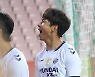 '선제골 주인공 윤일록'