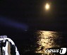 '독도 어선 전복' 야간 수색..실종자 발견 소식은 '아직'(종합2보)