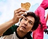 '오징어 게임' 효과..영국서 한국 항공권 검색 훅 늘었다