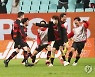 포항, ACL 동해안더비서 승부차기 끝 울산 제압..12년 만에 결승