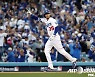 '8회 4득점' 다저스, 벼랑끝에서 살아나다..애틀란타에 역전승 [NLCS3]
