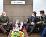 서욱 국방장관, 러시아지상군사령관 접견
