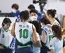 작전지시하는 현대건설 강성형 감독