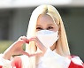 우주소녀 다영,'내 하트를 받아라' [사진]