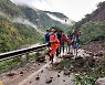 폭우 내린 인도·네팔서 대규모 홍수·산사태 발생..116명 사망