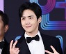 김선호, '2시의 데이트'·'도그 데이즈' 하차..'슬픈 열대'는 논의 중 [공식입장]