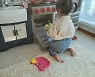 '이지혜♥' 문재완, 딸바보가 따로 없네..부엌 놀이 "기다려"