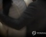 술자리서 여교사 강제추행 혐의..30대 남교사 입건