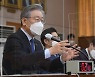 이익환수 조항 '거부했다'던 李, 배임 몰리자 "보고받은 적 없다"