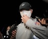 검찰, '퇴직금 50억원' 곽상도 아들 뇌물 혐의 피의자 조사