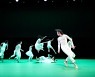 삶과 죽음 가르는 춤판..현대무용판 '오징어 게임'