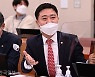 "현실의 강새벽은 도처에 있다".. 통일부 국정감사에 등장한 '오징어 게임'