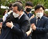 이낙연과 회동은 언제?.. '이재명의 시간' 자꾸 밀린다
