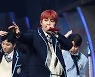 에이비식스 박우진 '강렬한 레드' [MK포토]