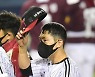 서건창 '9회 말 극적인 동점 희생타' [MK포토]