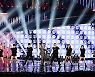 [MD포토] 영탁 '신나게 즐겨봐요 축하공연'