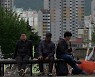 "쫓겨난 주민들과 9년, 매일 장례식 치르는 기분"
