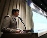 "확진자 2만 5000명 대비해야..상황 심각 '서킷 브레이커' 도입"