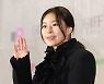 [포토] 예지원, '품위있는 손인사'(강릉국제영화제)