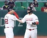 SSG 최정, 시즌 첫 30홈런 100타점 달성
