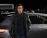 레드카펫 밟는 이창동 감독