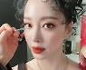 '10살 연하♥' 한예슬, 10살 어려 보이는 가을 메이크업 [TEN★]