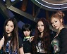 에스파, '새비지' MV 공개 17일만에 1억뷰 돌파..자체 최단 기록