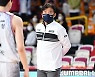 [JB포토]  작전 지시하는 KGC 김승기 감독