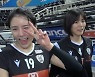 "해맑게 브이"..훨훨 나는 이다영, MVP 수상