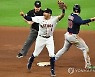 '다저스 올라와라' 휴스턴, 2017 '사인 훔치기' '주홍글씨' 지우기 위해 다저스 '응원'