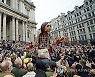 Britain Giant Puppet