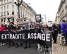 Britain Assange