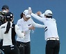 [포토]고진영,안나린 '우승 축하해요'