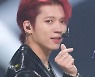 인피니트 남우현, '나른 섹시' 완전 무장..'손가락 하트' 화려한 컴백 무대