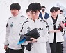 [롤드컵] 담원 기아, 한타력 앞세워 대역전! 세트 스코어 2-0