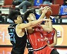 [JB포토] 공격하는 한국가스공사 신승민