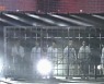 '코로나 감옥' 나온 방탄소년단, 오프라인 투어 앞두고 '화끈한 전초전'